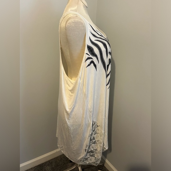 Lane Bryant A-Symmetrical Lace/Animal Print Top Size 26/28 - Picture 10 of 11